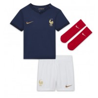 Frankrike Aurelien Tchouameni #8 Hjemmedraktsett Barn VM 2022 Kortermet (+ Korte bukser)